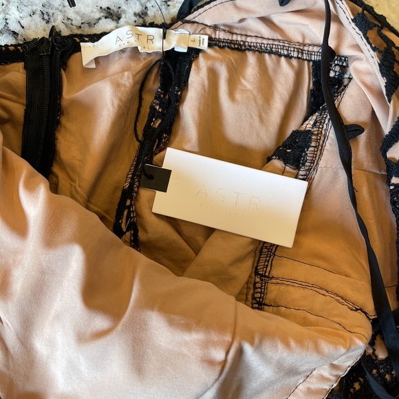 ASTr The Label Black Dress in size Large. NWT - Picture 6 of 7